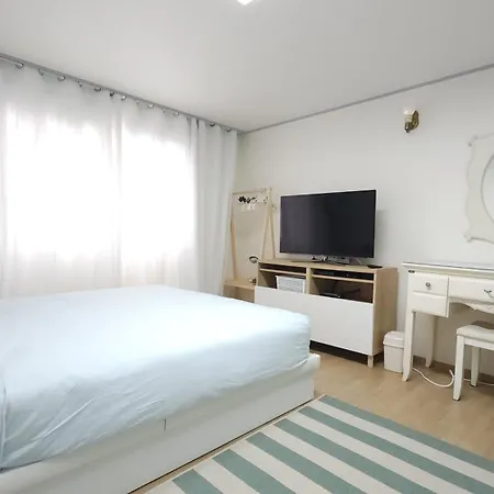 Sunny House Apartment